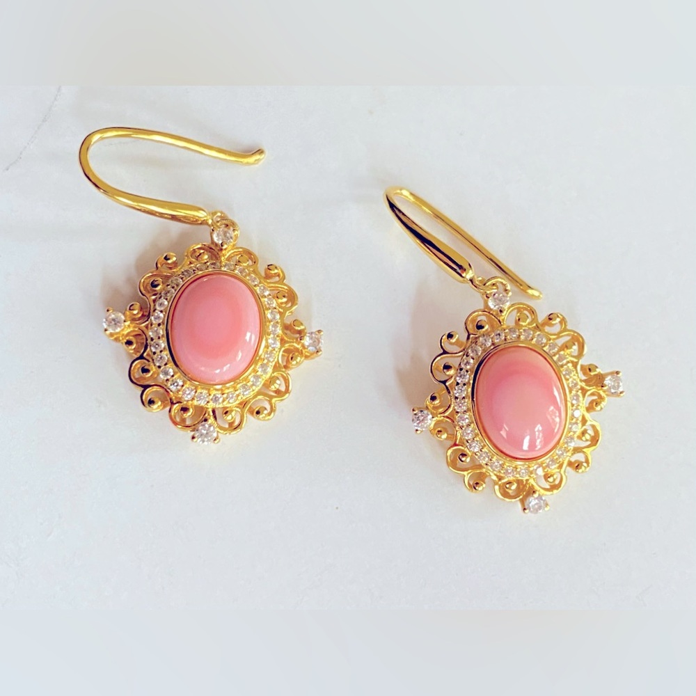 Coral Crystal golden lace oval dangling Earrings by QiULi Signed nWOT